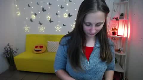 Snapshot of michellee11 chatting on May 4, 11:28 am Michel online show from May 4, 11:28 am