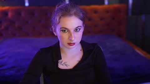 Snapshot of michelleinlove4u chatting on February 22, 12:19 pm Michelle online show from February 22, 12:19 pm