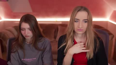 Snapshot of michelleinlove4u chatting on March 4, 11:40 am Michelle online show from March 4, 11:40 am