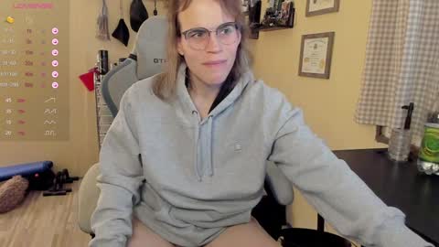 Snapshot of michellereid chatting on December 9, 10:41 pm MichelleReid online show from December 9, 10:41 pm