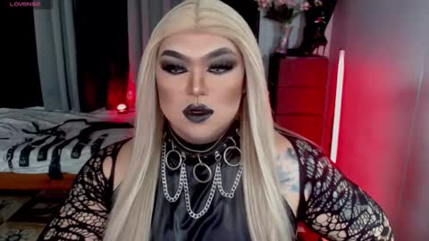 Snapshot of michellevixen921 chatting on September 9, 6:18 pm Michelle online show from September 9, 6:18 pm