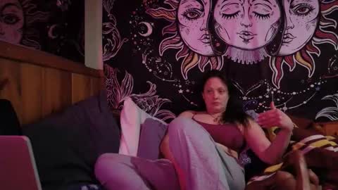 Snapshot of mickeeydoll6669 chatting on January 15, 10:31 am Hey Mickey online show from January 15, 10:31 am