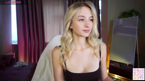 Snapshot of mickeydior chatting on October 4, 11:41 am mickeydior online show from October 4, 11:41 am