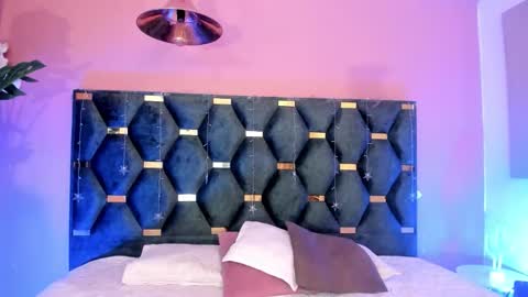 Snapshot of micki__ chatting on February 26, 11:09 am Micki online show from February 26, 11:09 am