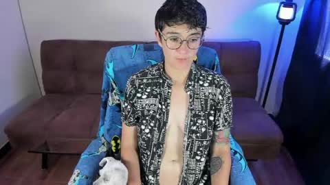 Blue online show from April 20, 3:37 pm