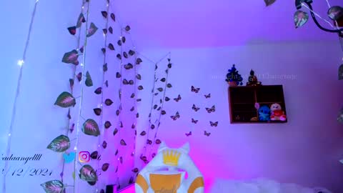 Snapshot of midnight_angell chatting on December 4, 5:49 am online show from December 4, 5:49 am