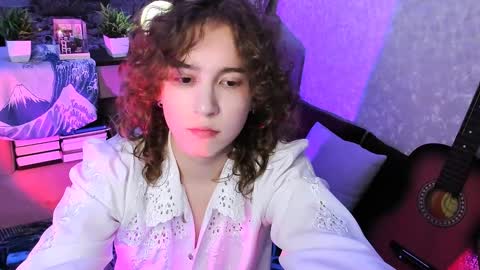 Snapshot of midnight_answer chatting on December 14, 1:38 pm Max online show from December 14, 1:38 pm