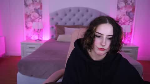 Snapshot of midnightbitee chatting on March 3, 3:29 pm midnightbitee online show from March 3, 3:29 pm