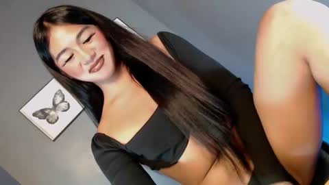 Call me Yhana online show from May 6, 1:27 pm