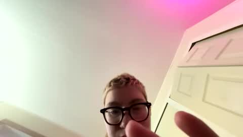 midnightmochi2 online show from April 22, 12:46 am