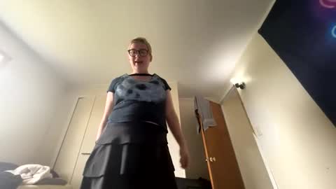 midnightmochi2 online show from April 28, 7:19 pm