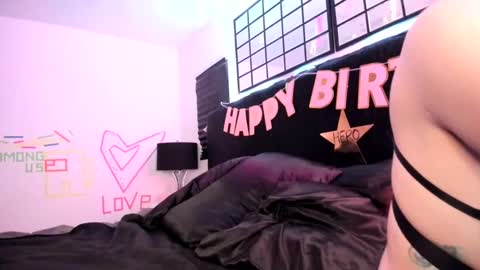 Snapshot of midnightrose11 chatting on January 2, 5:46 am Midnightrose online show from January 2, 5:46 am