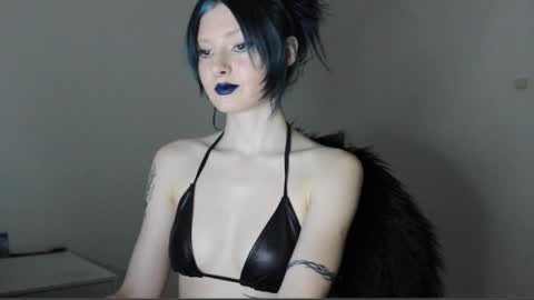 midnightsiren online show from March 5, 9:44 pm