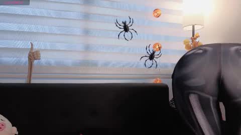 midori__san online show from October 26, 6:25 pm