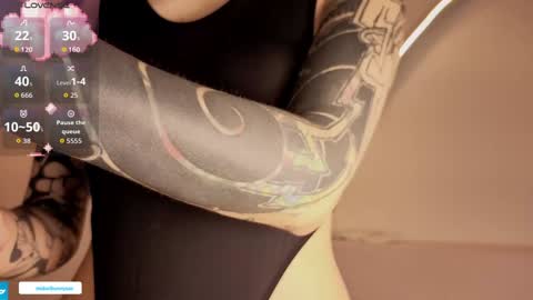 Snapshot of midori__san chatting on February 12, 1:06 pm midori__san online show from February 12, 1:06 pm