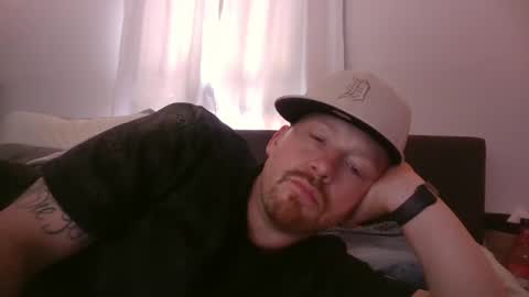 Snapshot of midtownhustler chatting on September 28, 4:01 pm midtownhustler online show from September 28, 4:01 pm