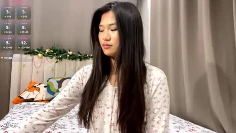 Mia online show from February 10, 5:39 pm