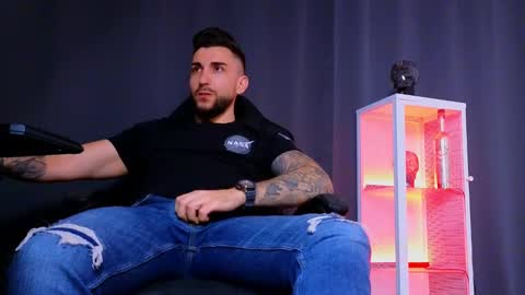 MightyAaron online show from February 9, 6:47 pm