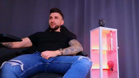 MightyAaron online show from February 11, 9:14 pm