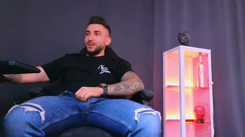 MightyAaron online show from February 22, 6:06 am