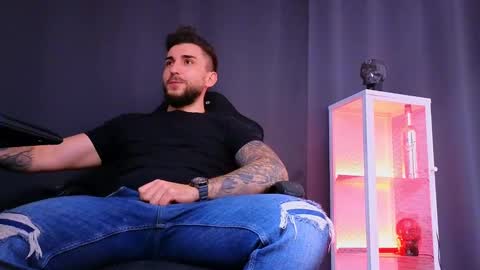 MightyAaron online show from March 7, 6:43 pm