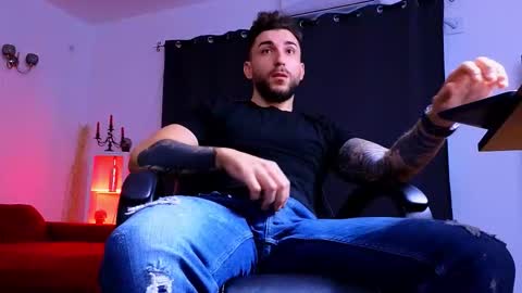 MightyAaron online show from November 12, 5:52 am