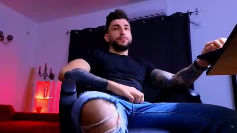 MightyAaron online show from January 6, 5:33 am