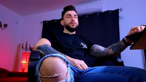 MightyAaron online show from March 23, 3:21 am