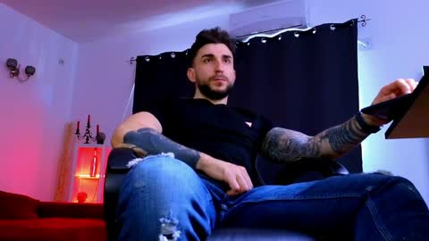 MightyAaron online show from April 1, 1:41 pm