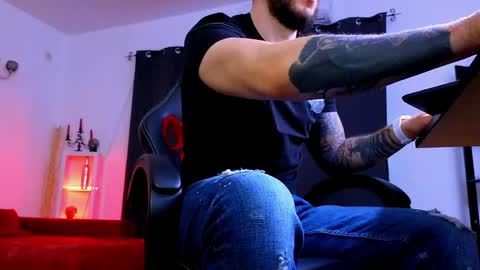 MightyAaron online show from May 31, 3:15 am