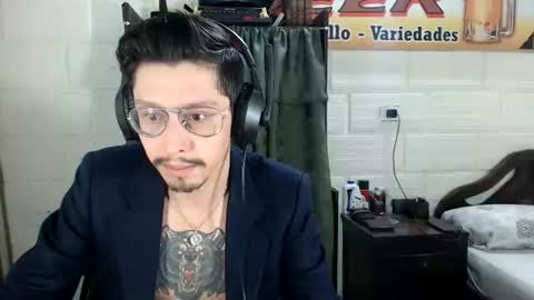 Snapshot of miguel__98 chatting on June 18, 11:36 am Miguel Independent Model online show from June 18, 11:36 am