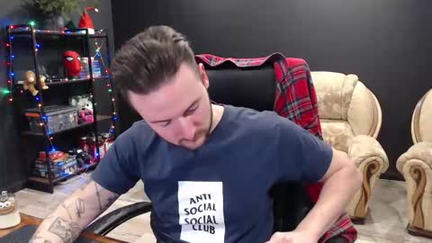 Snapshot of mihasikd chatting on January 10, 10:28 am Misha Winchester online show from January 10, 10:28 am