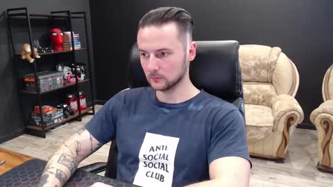 Snapshot of mihasikd chatting on February 11, 12:21 pm Misha Winchester online show from February 11, 12:21 pm