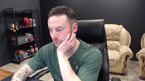 Snapshot of mihasikd chatting on February 16, 11:06 am Misha Winchester online show from February 16, 11:06 am