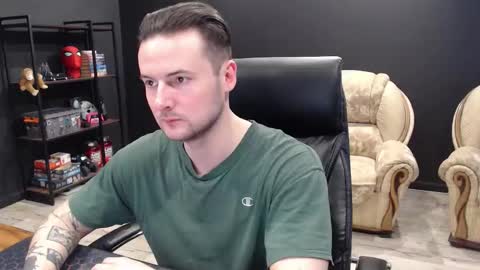 Snapshot of mihasikd chatting on February 24, 9:29 am Misha Winchester online show from February 24, 9:29 am