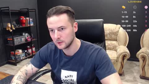 Snapshot of mihasikd chatting on February 25, 1:32 pm Misha Winchester online show from February 25, 1:32 pm