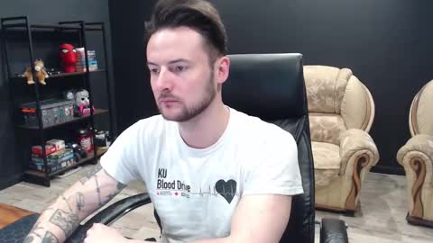 Snapshot of mihasikd chatting on March 7, 6:32 am Misha Winchester online show from March 7, 6:32 am