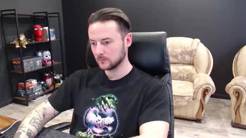 Snapshot of mihasikd chatting on March 11, 9:37 am Misha Winchester online show from March 11, 9:37 am