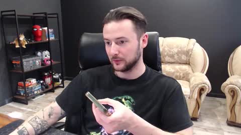 Snapshot of mihasikd chatting on March 14, 12:54 pm Misha Winchester online show from March 14, 12:54 pm