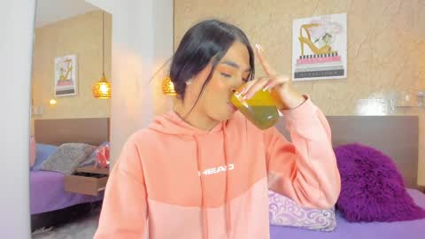 Snapshot of miia03 chatting on April 11, 11:36 am Miia online show from April 11, 11:36 am