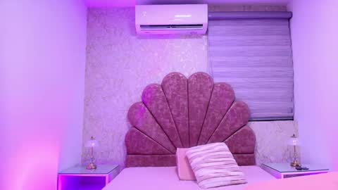 Mia  online show from December 3, 11:52 am