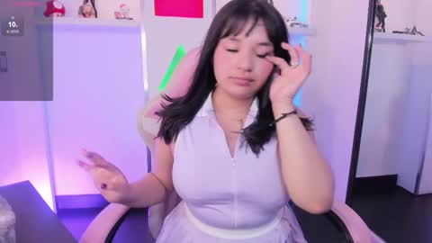 Snapshot of miia_aurora chatting on November 13, 4:22 am MIA online show from November 13, 4:22 am