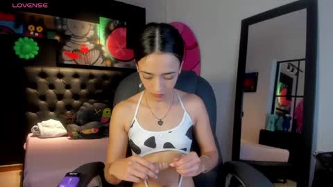 Snapshot of miia_bratz chatting on April 21, 8:01 pm miia_bratz online show from April 21, 8:01 pm
