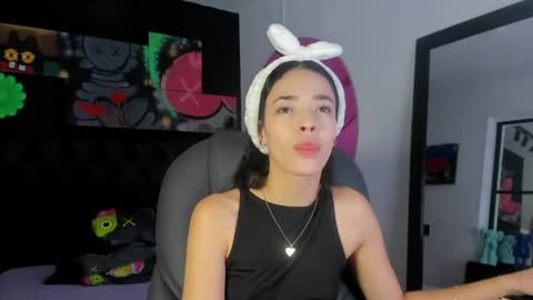 Snapshot of miia_bratz chatting on April 27, 8:51 pm miia_bratz online show from April 27, 8:51 pm
