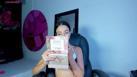 Snapshot of miia_bratz chatting on May 25, 8:37 pm miia_bratz online show from May 25, 8:37 pm
