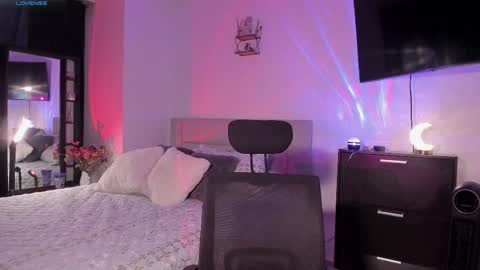 Mia Jhones online show from March 30, 2:12 am