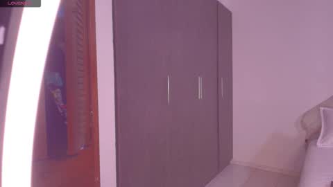 Snapshot of miia_monroy chatting on February 15, 10:17 pm miia_monroy online show from February 15, 10:17 pm