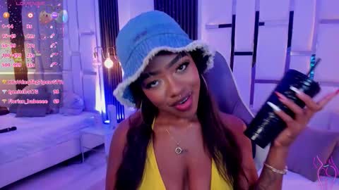 Miia Schwarz  online show from November 18, 8:52 am