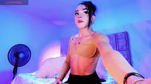   online show from December 15, 8:40 am