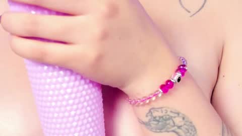 Mia online show from February 20, 6:26 am